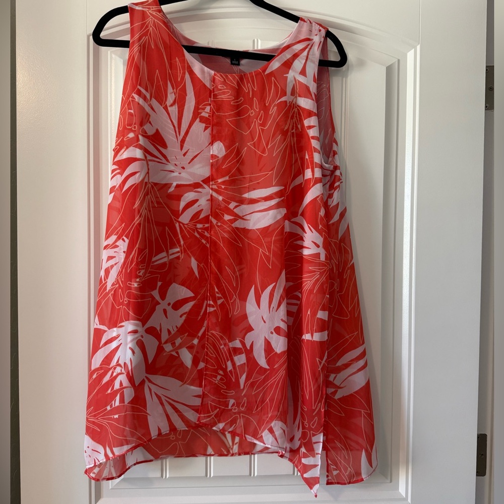 Alfani peach and white floral top. Size L.
